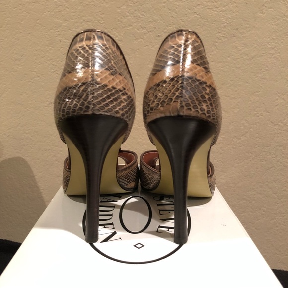 Steve Madden Reptile Print Bronze Peep-Toe Heel | Size: 5.5 - Picture 7 of 8